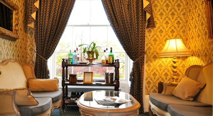 Willoughby House Hotel & Apartments Cheltenham Extérieur photo